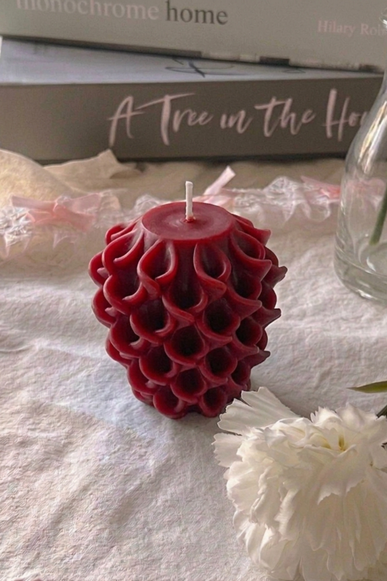 Dekoratif Çiçek Formlu Mum Kırmızı